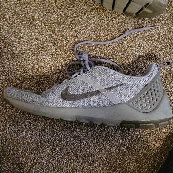 Nike Running Shoes - Picture 4 of 6
